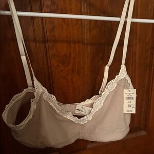 BNWT Aerie cream taupe white lace trim bralette Medium
